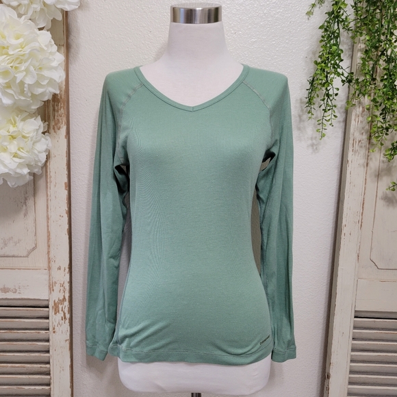 Patagonia Apilene women's size small v-neck - Picture 2 of 12